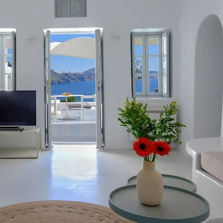 Luxury Retreat In Lathouri Cave Private Plunge Pool Breathtaking Aegean Views Oia (Santorini)