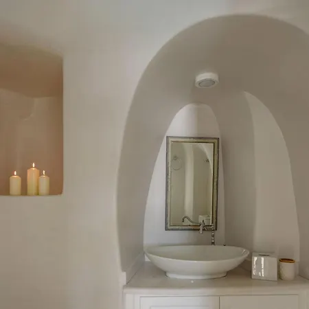 Vila Luxury Retreat In Lathouri Cave Private Plunge Pool Breathtaking Aegean Views Oia