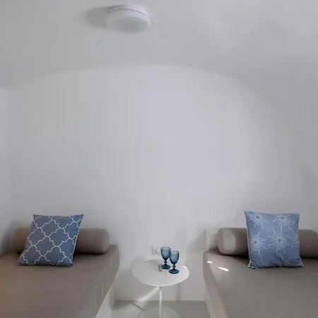 Lcv Lathouri Cave With Heated Plunge Pool * Oia (Santorini)